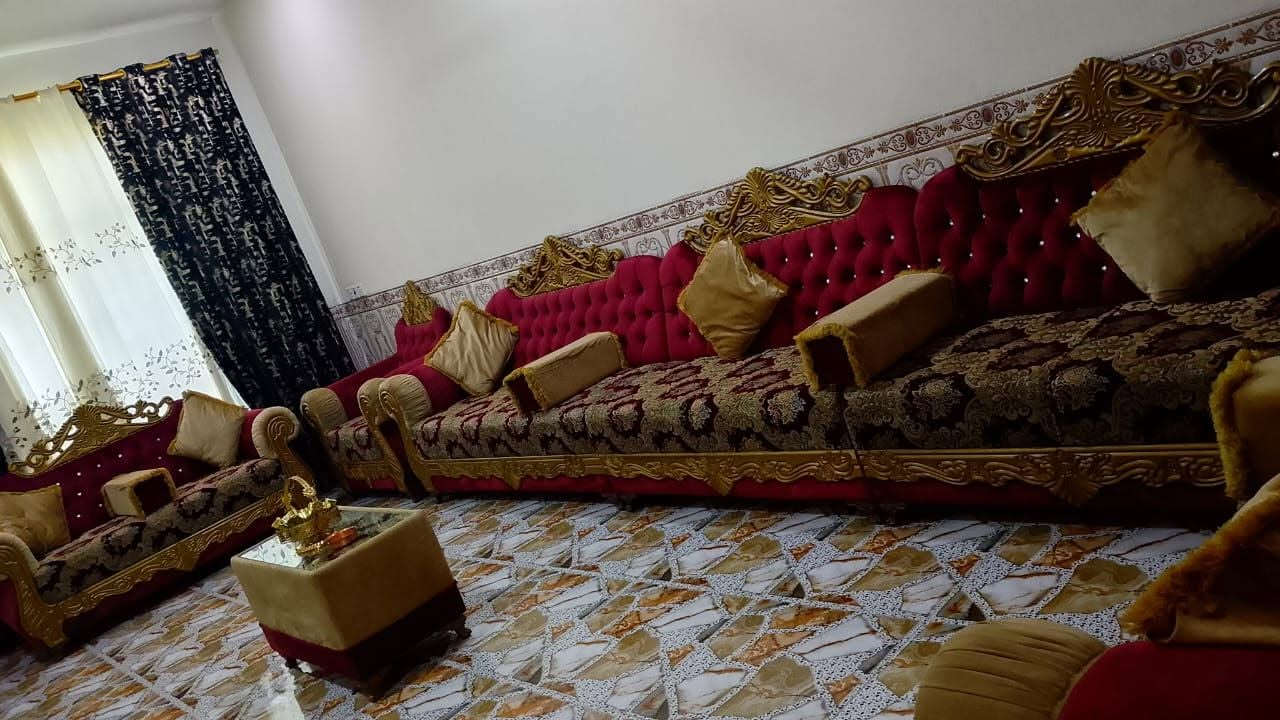 تخم ديوان للبيع للإستفسار هاتف *********** ماموجود على الماسنجر فقط على رقم الهاتف وشكرا
