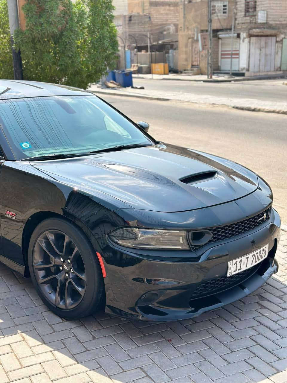 الموديل : 2022 وارد مريكي  🇺🇸 دايتونا أصل
العداد 40 ألف كم 
المحرك هيمي 8 سلندر 
 (6200 )
سياره جديدة كفاله ماعده بيهة بابتين بدلات أصليه 
ألاظافات ؛ اكزوز  موبر اسود
بلادي نغمه رهيبة 
 سياره برمجه ولف حماوه  رينسك  بلكات ريسنك 
سستم سماعات 
رقم بغداد بأسمي  تحويل ثاني يوم 
سعر ب235 وبي مجال 
***********
