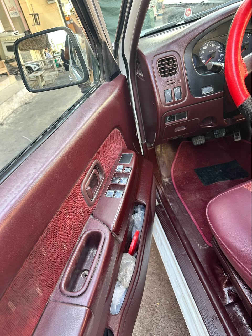 نیسان پیکاب ٢٠٠٦ یابانی چار جام کارەبایی دەبل گێچ سەیارەکە بێ لێدرانە بێ سبوغە ٤ تایەی لۆکی لەسەرە سەنەوی و ژینگە نوێیە بەناوی خۆمە شوێن هەولێر تکایە بەس پەیوەندی بکە 📞*********** أربيل, العراق
