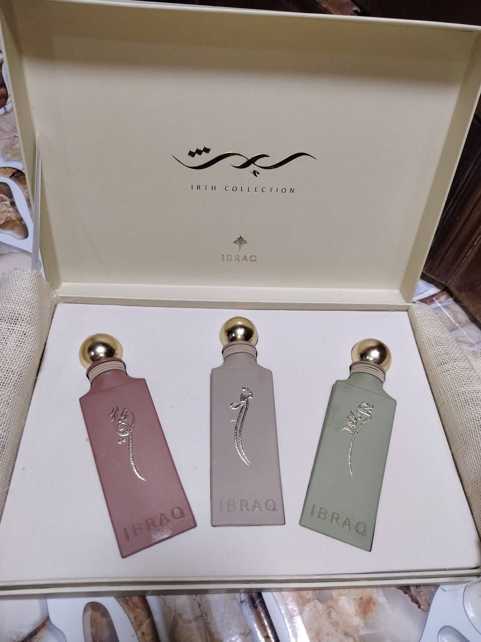 عطور بأسعار مناسبه و بقن قطع قليله
التواصل ***********
