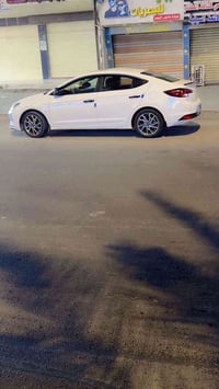 موديل 2020 فول ماشيه 72 الف حي البنوك بغداد07705302104