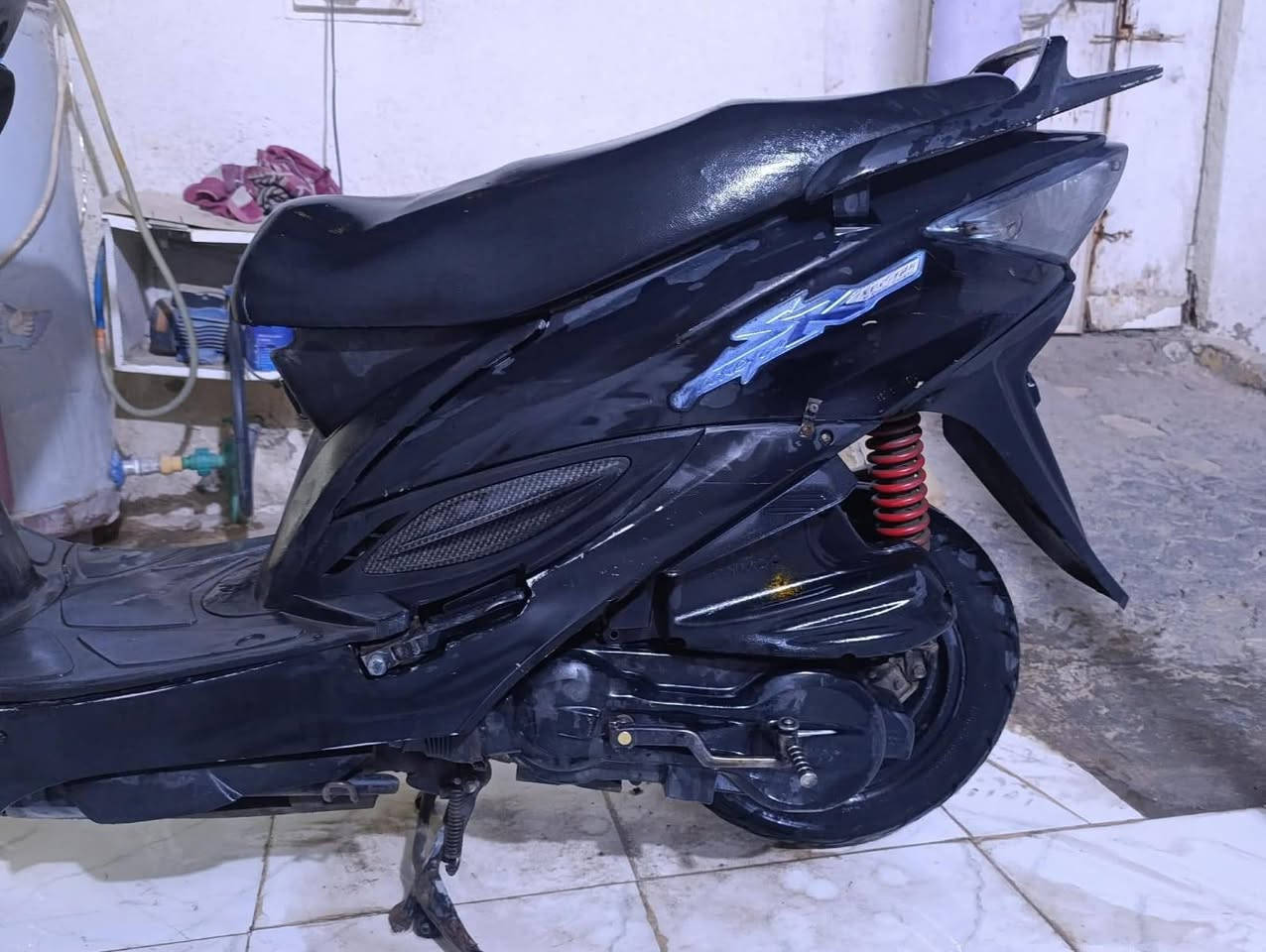 دراجه لبيع جي فور نقص سلف عاطل سعرها 220 وبيها مجال مكاني ناصريه مركز ***********
