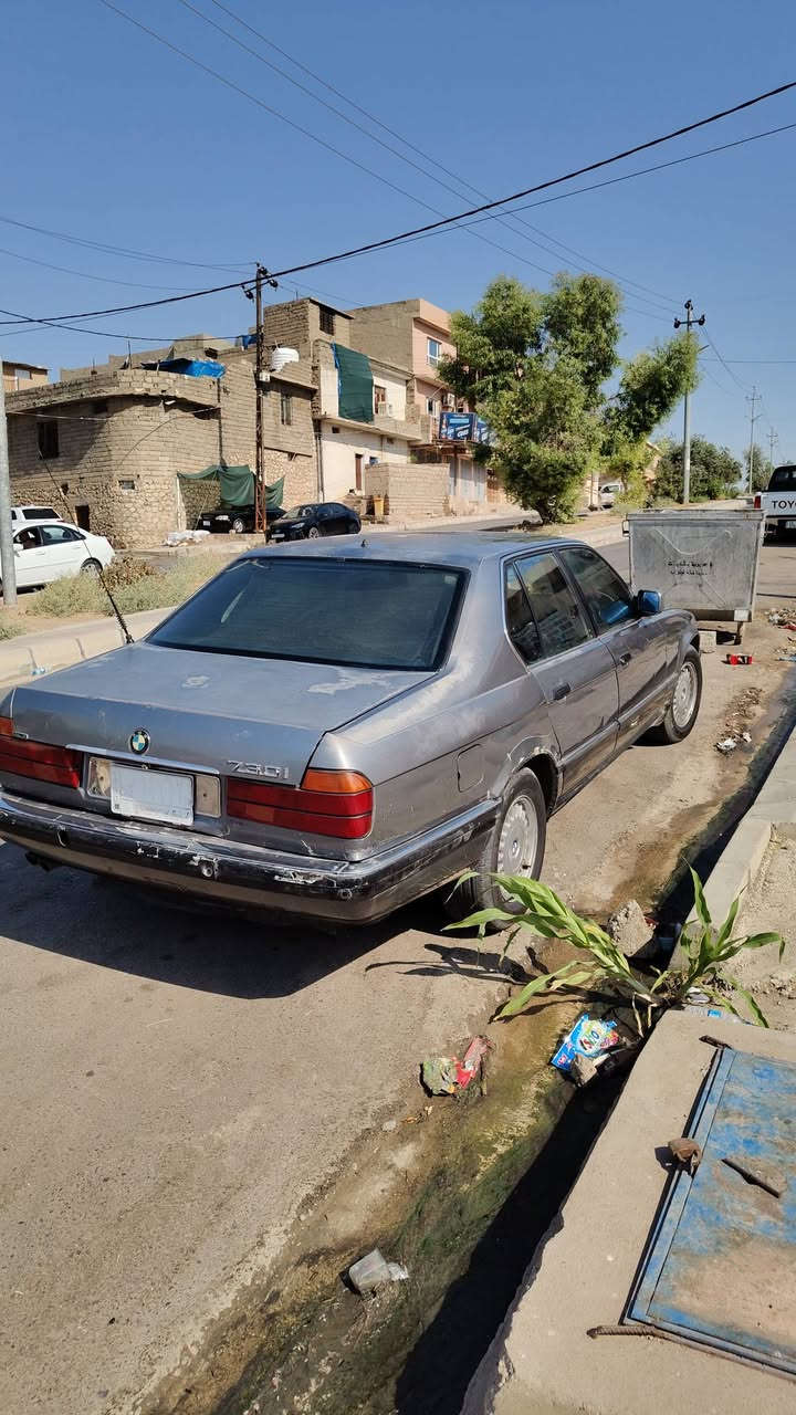 بي ام 1991  شرط الوكالة والتحويل لاصرف ولانفخ تبريد شغال مضومه غاز  100 لتر كير شرط وضع شركة داخل جلد وصاج  فقط البونيد بي صبق  السعر 50 ورقه وبيها مجال *********** رقم  ***********
