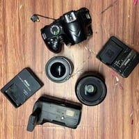 نيكون D3200 • عدسات 35/18-55 • شغالة
