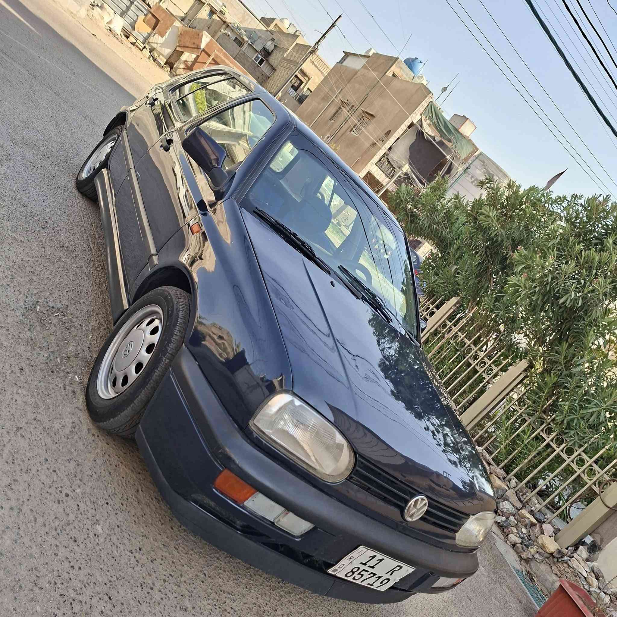 كولف موديل ١٩٩٢ مكينه ١٨٠٠ كير اوتو تبريد ثلج كهربائيات كلها شغاله تخم تاير جديد ويل كولف اصلي مسجل سماعات جدد 
بدون ضربه السياره جاهزه مابيها نواقص فقط كيلو متر ميشتغل 
رقم بغداد سنويه انتهاء ٢٠٢٩ السعر ٤٦ بيها مجال حك جيتك 
مكان السياره بغداد الغدير الهاتف ***********
