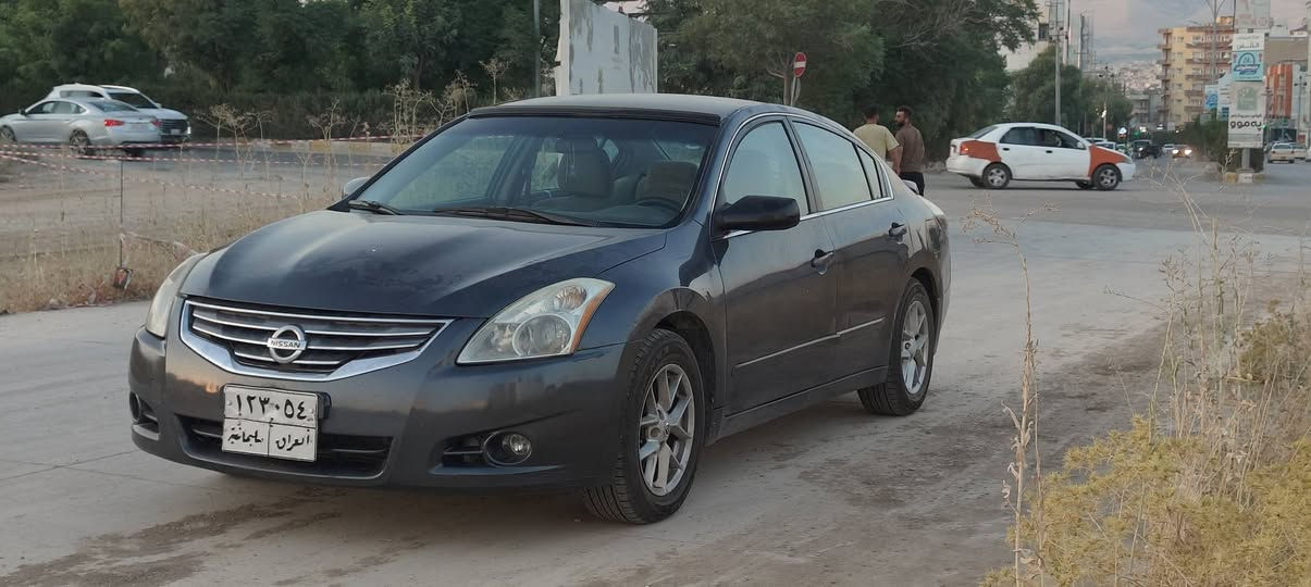 نیسان ئاڵتیما مودێل 2010
ژ.م ***********یان ***********
شوێن سلێمانی نرخی ٦٥گەڵا
گێڕ ئۆتۆماتیک گێڕوو مەکینە بەشەرت
ڕەسمی سۆنەریم داناوە
سەنەوی بەسەرنەچوە
تەبرید بەشرت
تحویل و غرامە  بەشەرت
تایەو پاتری تازەیە
هەزەی تازەیە السليمانية, العراق
