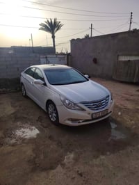 سوناتا ٢٠١١ • خليجي • شاشة وكاميرا