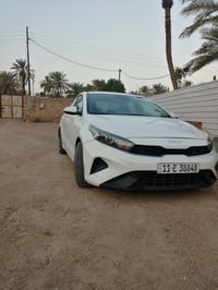 فورتي موديل2023  وارد امريكي ماشيه 36 ميييل المواصفات فول عده بصمه وفت...