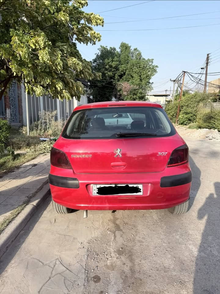 سلام عليكم بيجو 307 موديل 2005
سيارة جاهزه بس ناقصها باور ستيرن عاطل 

كير مكينه بلكات نوزلات كلها تمام مصبوغه حزام رايدها ب45 وبيها مجال بسيط 

***********
بغداد العامرية
