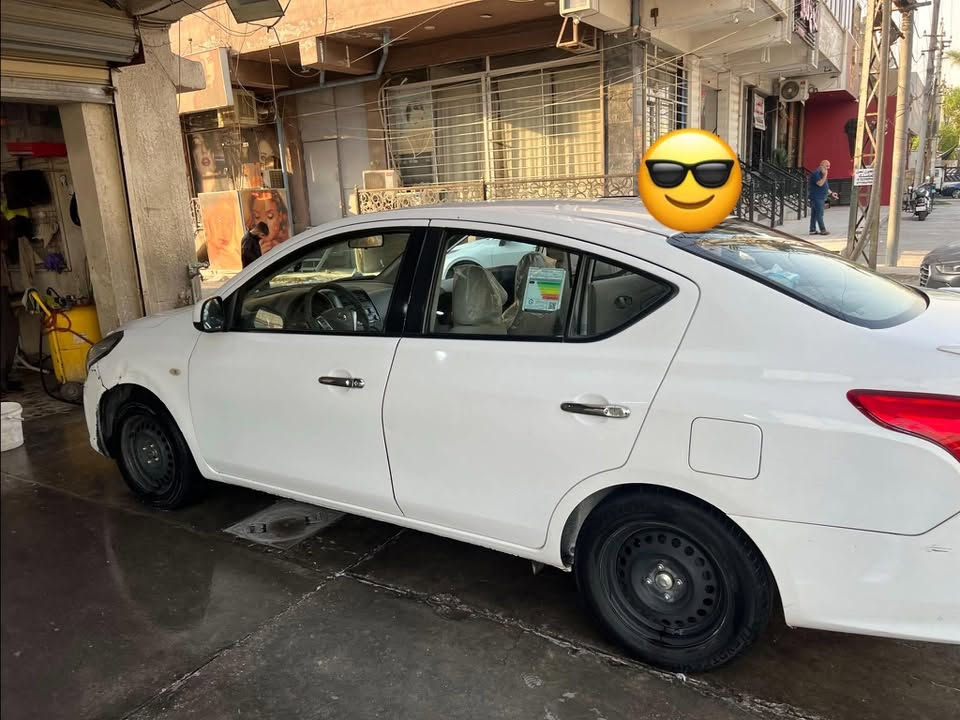 نيسان سني هندي 2021 بليته زركه رقم بغداد انكليزي ماشيه 240 بيها ضربه بالجاملغ الامامي اليسرة وبيها بالجاملغ الخلفي اليمنى وتحتوي ع منظومه غاز سعرها 95 وبيها مجال تحويل ثاني يوم السيارة بأسمي للأستفسار ***********
