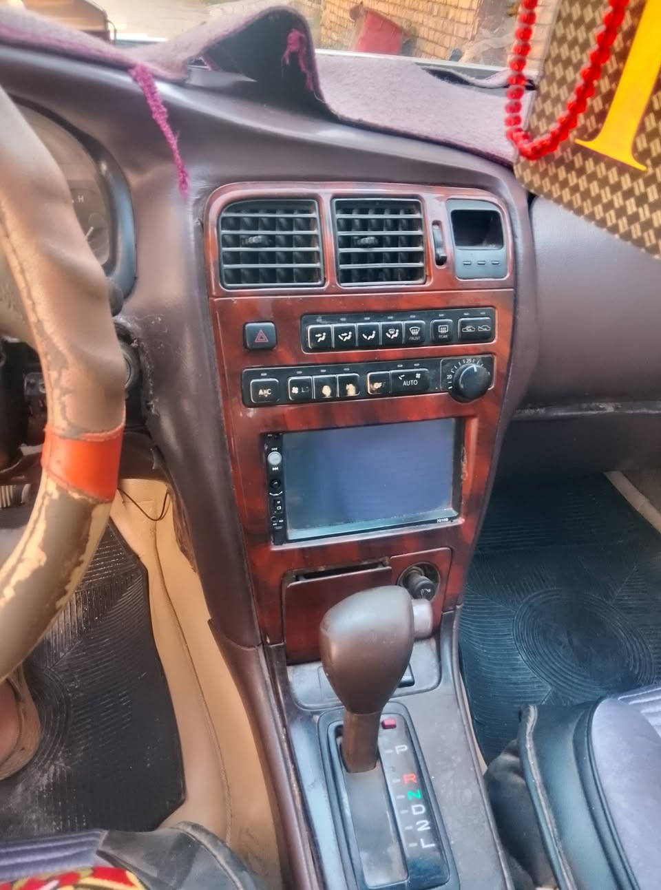 مكلف بل نشر البيع كرسته مديل 93مكينه ونجي جديه  رقم نكليزي سنويه 30 سيارة مكفول كفاله  من كصه ونقل الجثه  السعر 53وبيه مجال مكاني الناصريه قضاء الرفاعي***********
