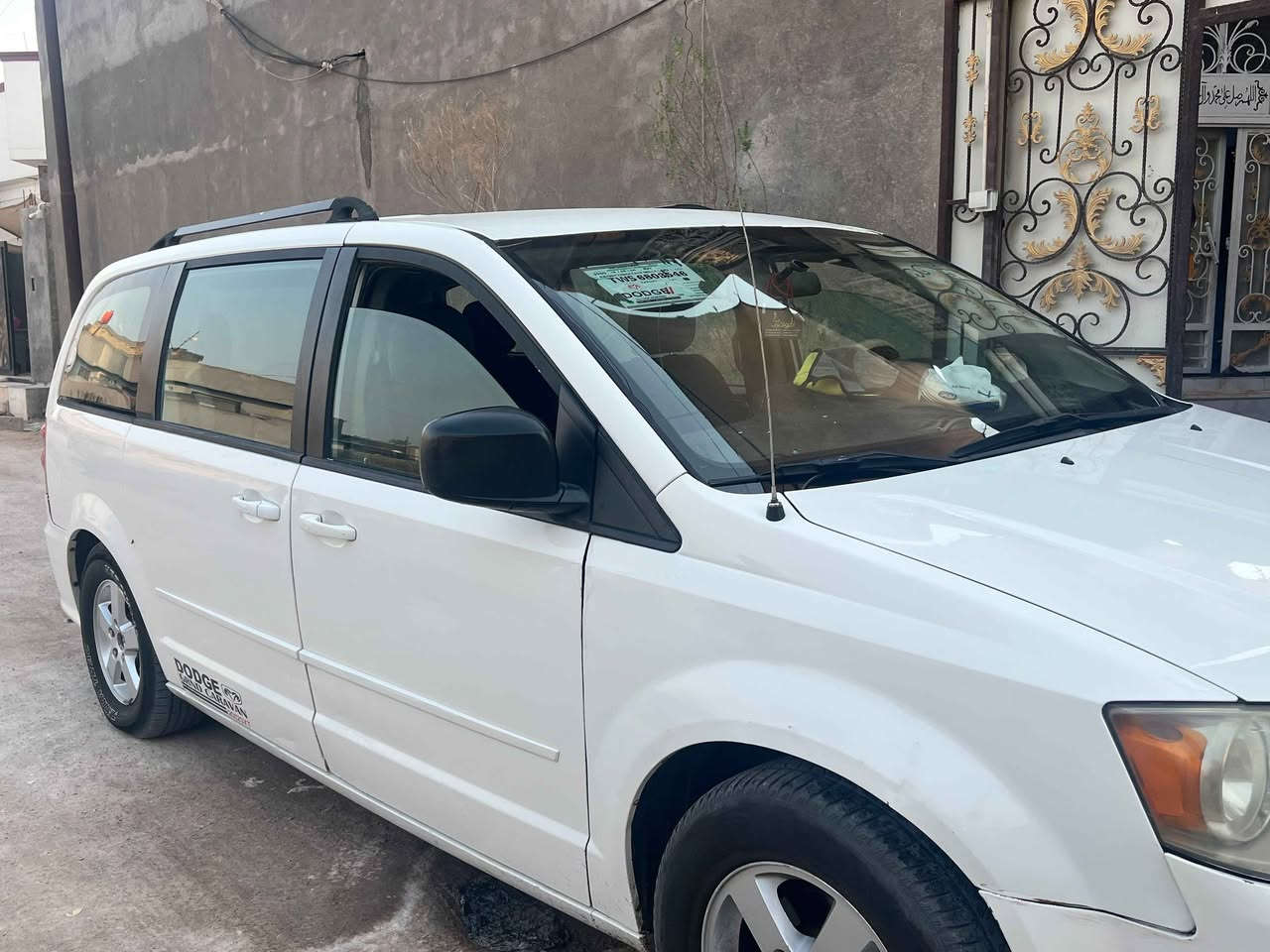 دوج كرفان ٢٠١٢ sxt محرك ٣٦٠٠ سنويه منتهيه هاتف *********** شط العرب, البصرة
