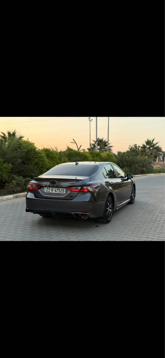 سلام عليكم كامري موديل 2024 مكينه 2500 تنفس طبيعي 
مواصفات se 
ماشيه 64 الف حاله سياره جيده جداً 
بجم كبس بدون دواخل و بدون ايرباك 
ضررها جاملغ و احد و مبدل فقط و بيه 3 قطع كلير امريكا 
سعرها سعر بلاش 180 و بيه مجال 
مكان بغداد 
الرقم / *********** بغداد, العراق

