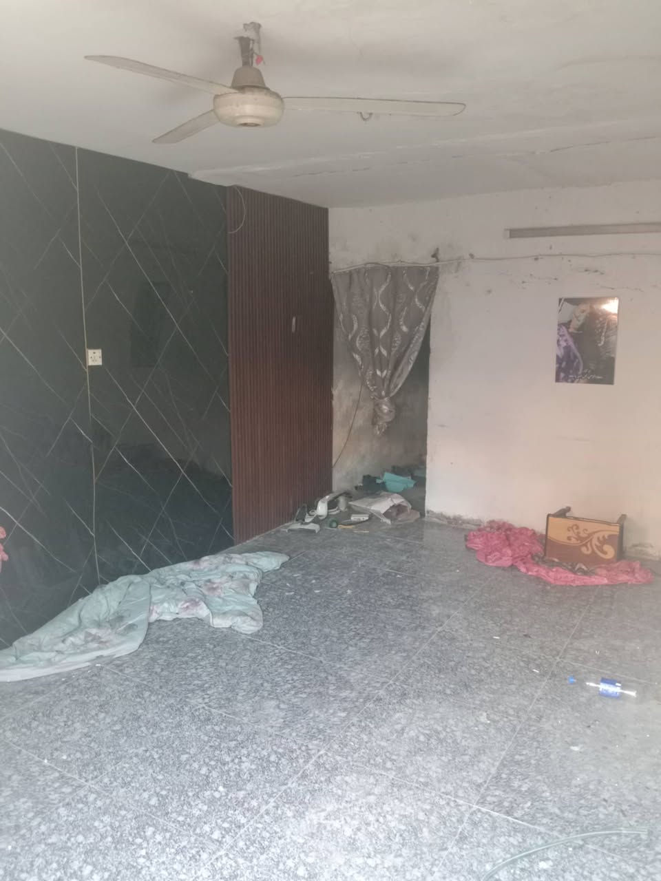 السلام عليكم بيت لبيع بشهداء البياع ينحسب كاع لين بنائه قديم المساحه 100 متر طابو صرف بسم والدي السعر 125وبيه مجال منطقه حلوه ونضيفه وتبليط جديد قريب الشارع العام لتواصل ***********وتساب بيه مستعجل ع بيع
