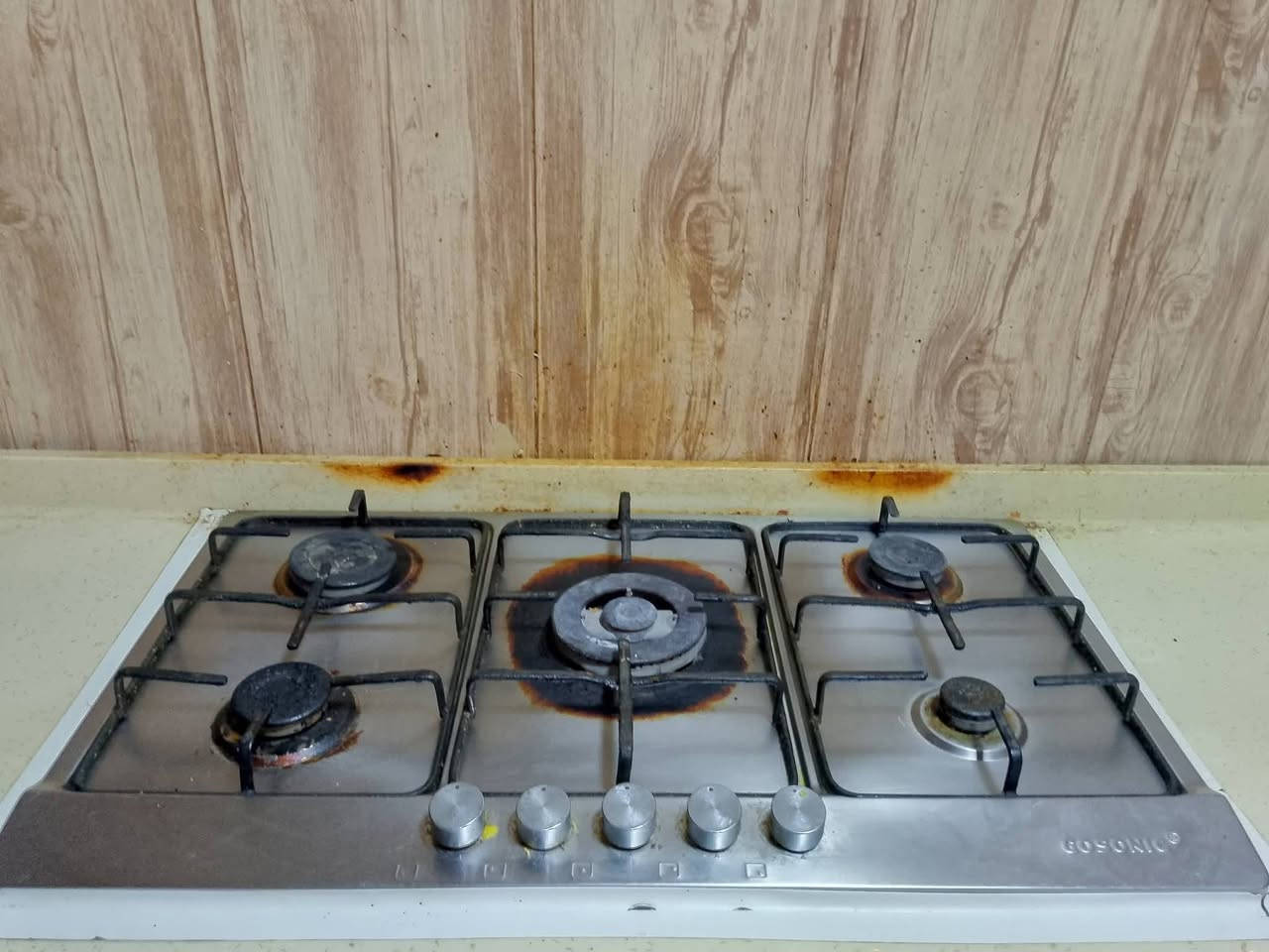 كاونترمترين ونص  4قطع كله مرمر  وطباخ5عيون وشافطه دهون السعر 950وبي مجال العنوان منطقة البهادريه تصال او وتساب ***********
