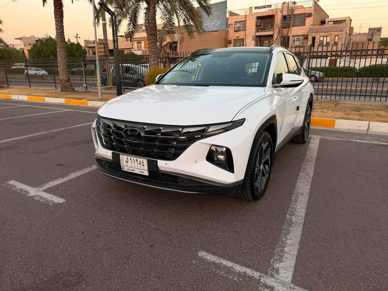 هيونداي توسان 2022
السلام عليكم 
توسان 2022 اللون ابيض وارد خليجي رقم بغداد محرك 2000

المواصفات
بانوراما 
ويل كب الجبير. 
السيارة مكفولة كفالة عامة ماشية ٢٣ الف بصمه.. شاشه كاميرا 
تحكم ستيرن جهتين 
ثلاثه انظمه قياده 
مثبت سرعه
اشاير مري
شاحن و USP  
حساسات امامي خلفي
مانع انزلاق 
لد امامي
اوتو هولد
تبريد قطعتين
هاند بريك دكمه
دوشمة جلد اصلي وكالة
كراسي الامامية ثنينهم كهرباء 
بردات بلادي خلفي 197 ورقة  

السعر/١٩٧٠٠  دولار مكاني بغداد شهداء البياع 
للاستفسار سيف  /***********
