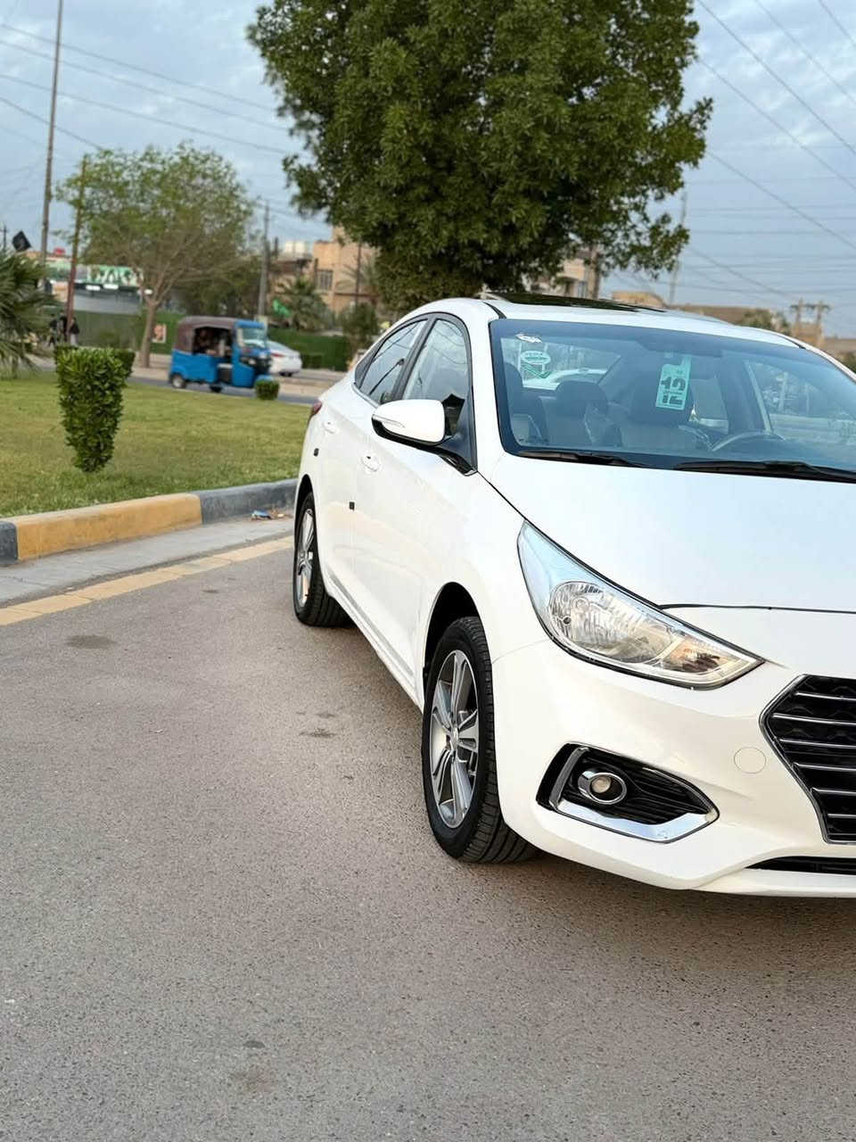 السلام عليكم من رخصه الادمن 
اكسنت للبيع موديل2019 خليجي فول مواصفات بلو مكينه 1600 مواصفات فتحه تحكم ستيرن جهتين تبريد قطعتين مري شفط سويجين شركه كير ومكينه كفاله صدر امامي وخلفي جديد  
السعر /112 وبيهه مجال حك الجيه
العنوان / السيديه
الاتصال/  ***********
