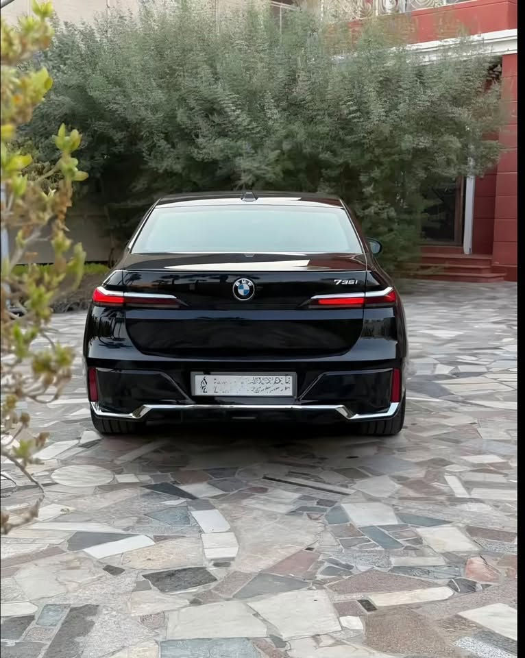 بي ام 735 • ٢٠٢٤ • ٢٢ ألف كم
