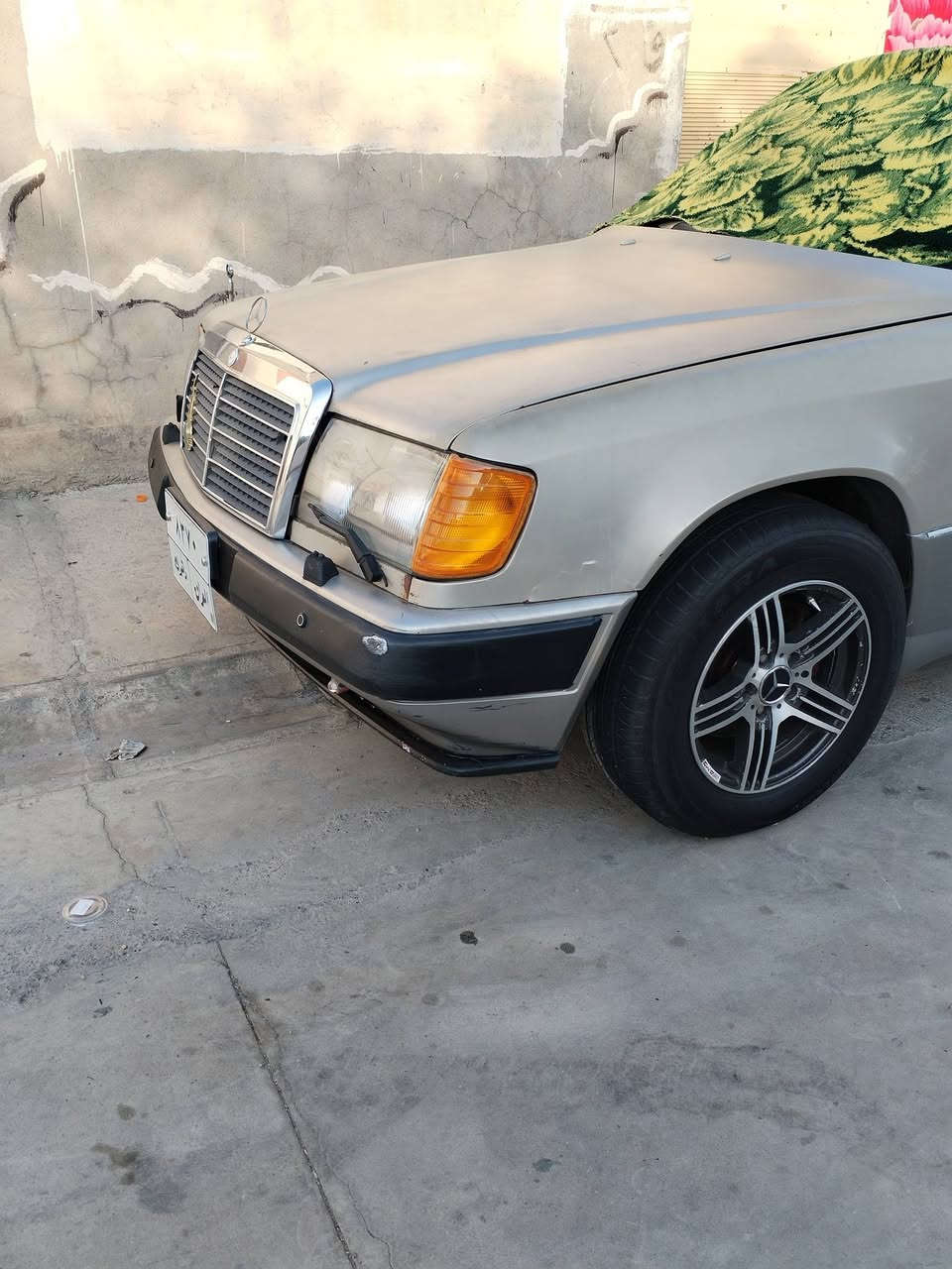 سياره مارسيدس دب موديل ١٩٨٦كير مكينه تخم تايرات صدر امامي خلفي كله جديد باتري جديد كهربائيات كله شغال شرط تحويل او وكاله صاحب سياره موجود بخانقين بيع او مراوس عنوان جلولاء *********** ترايك للبصره

