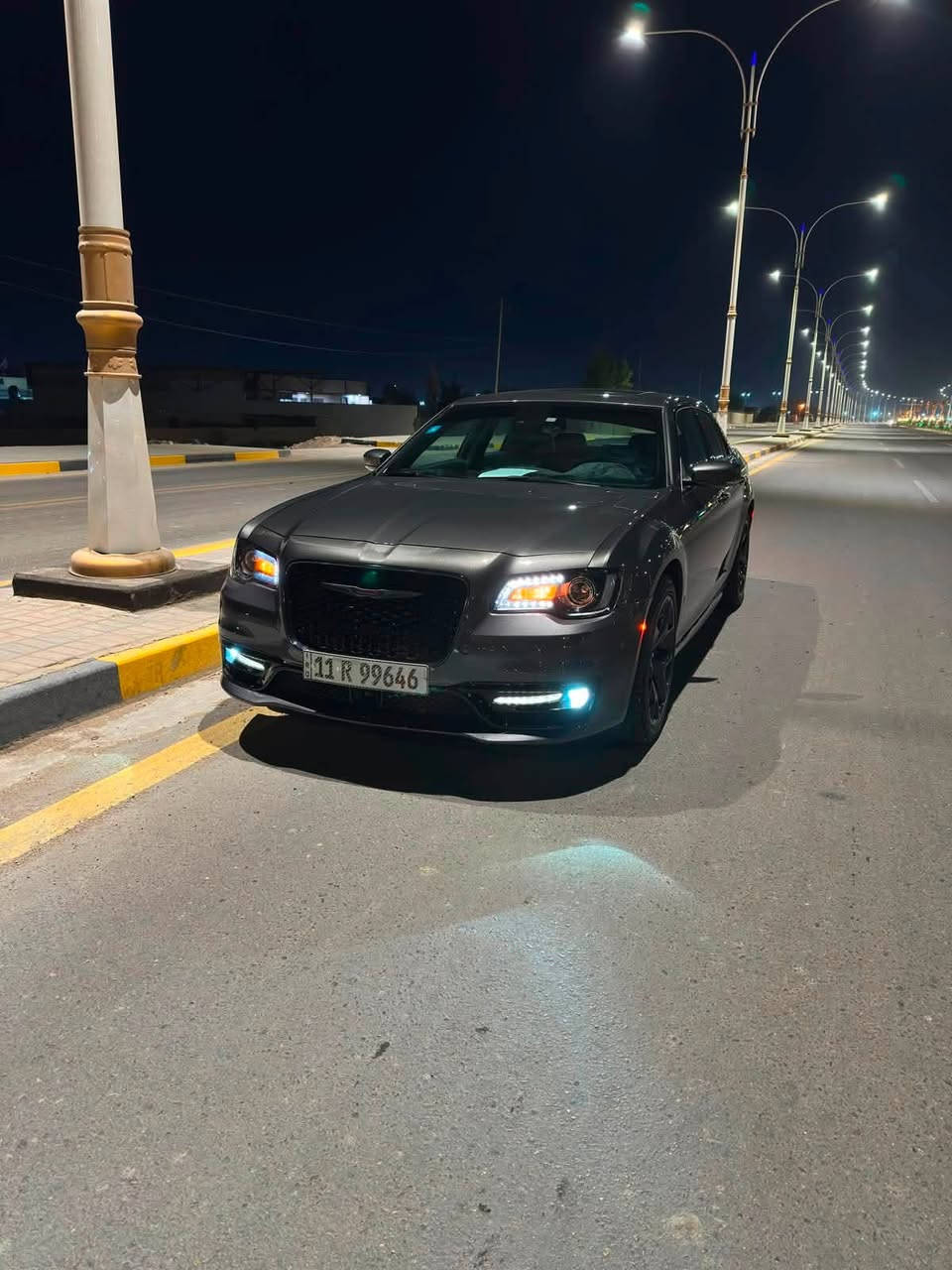 السلام عليكم
كرايسلر s300 اوباما موديل 2023 فول مواصفات 1/1 
هيمي 8 سلندر 5700 ستوك لابرمجه ولاتزويد السياره عليه حماية ppf بلكامل وضمان 8 سنوات 
المواصفات
بانوراما
رادار امامي
تحكم ستيرن+ شفتات
كشنات جلد ممري خزن +تبريد تدفئه
حساسات امامي خلفي
تحديد مسار+ مثبت سرعه
لايت LED عدسه 
وبعد بيه مواصفات هواي 
السياره جديده معنى الكلمة ماشيه 24 الف كيلو وليس ميل تخم تاير جديد حدادية جديده باتري جديد مكينه وكير وتبريد شرط حادث جاملغ فقط فقط لاشواصي ولالغود والجاملغ تفصيخ نفس الون ونفس الرقم طبق الأصل رقم بغداد بسمي مداور ثاني يوم مكان السياره سماوه رقم تلفون/***********
