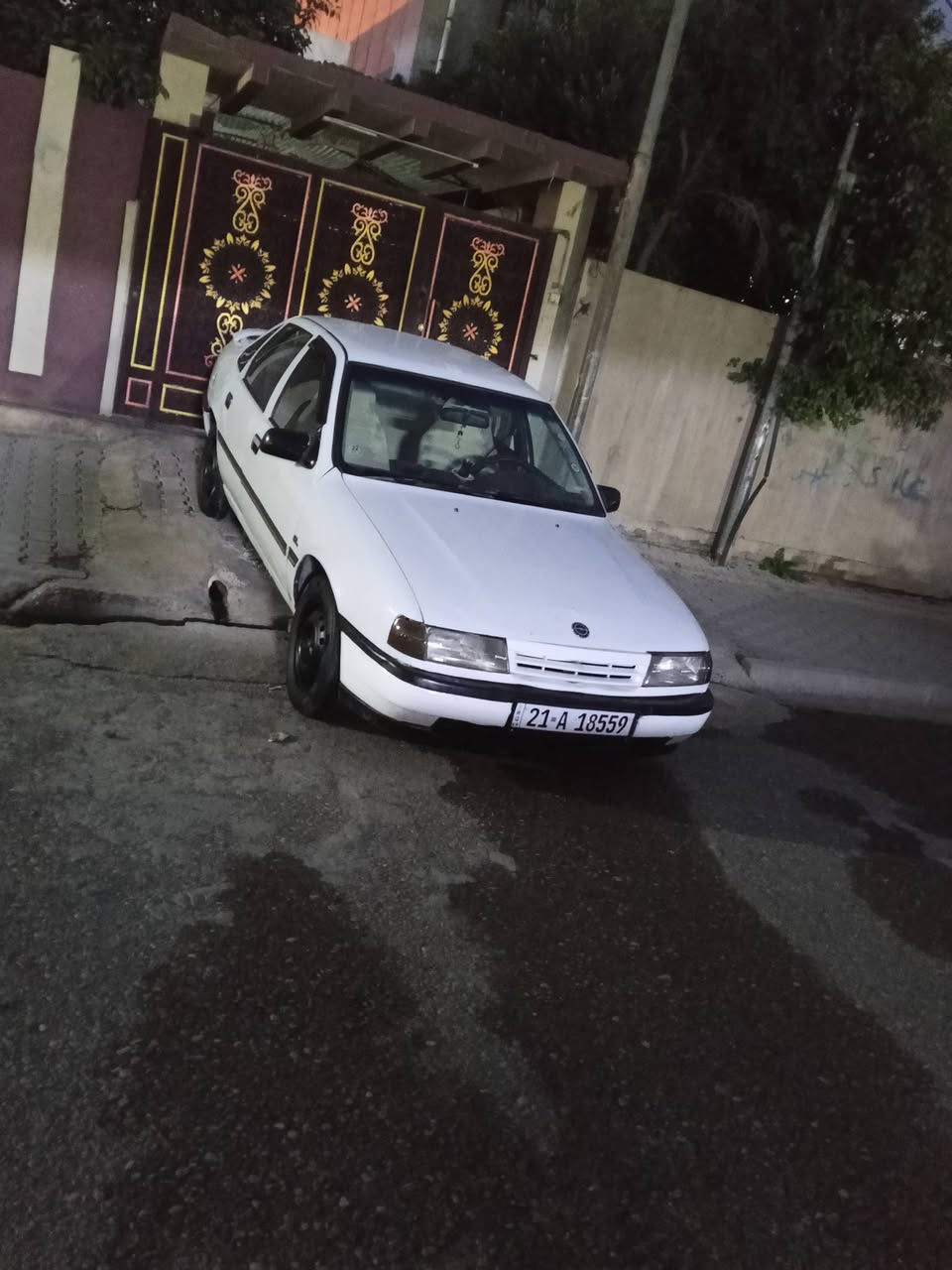 اوبل فكترا موديل ١٩٩٢حجم ٢٠ لون ابيض دفتربانزين للبيع ٤١ الاتصال ع رقم***********
