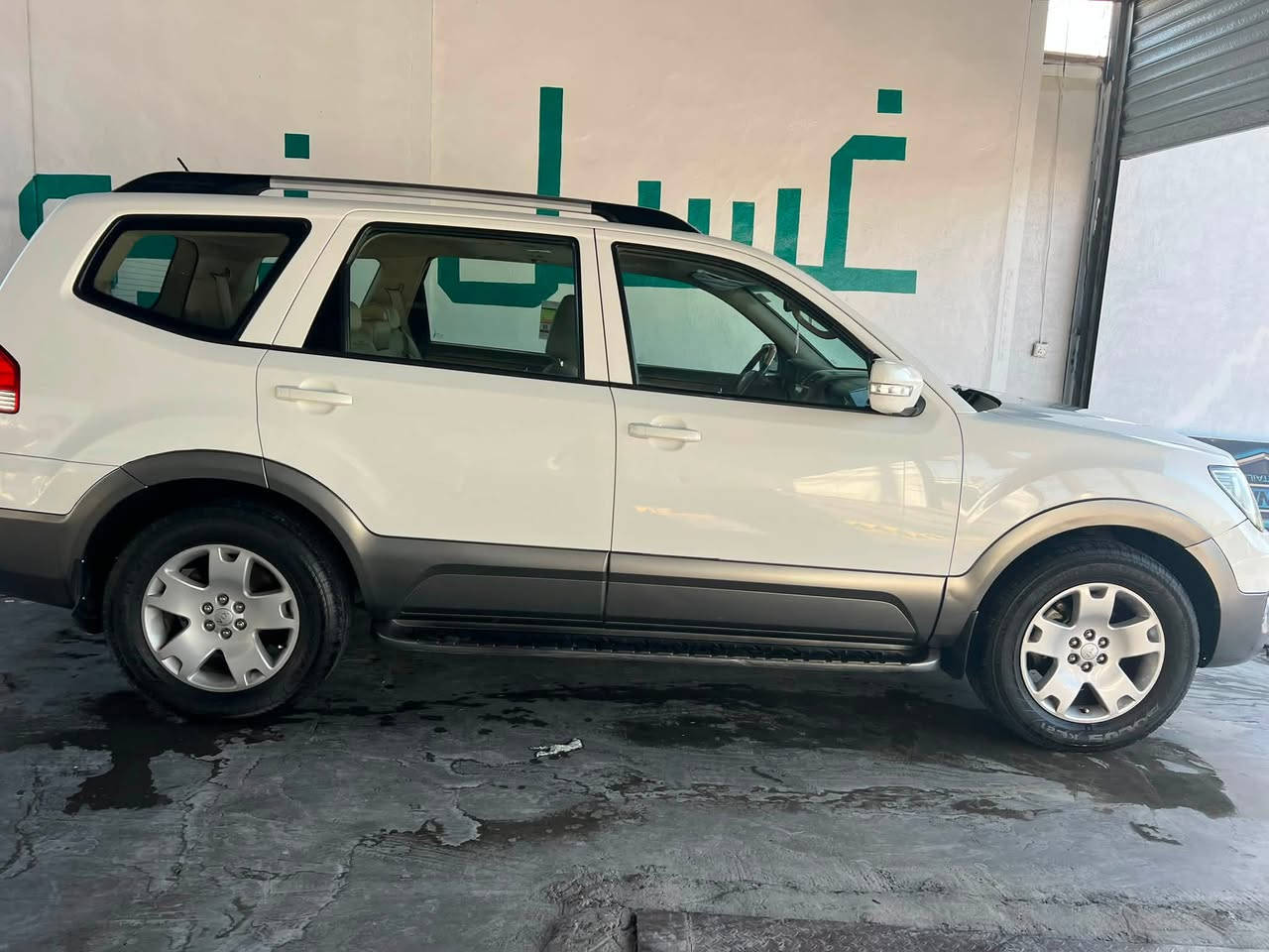 مهافي موديل 12رقم بغداد مكفوله من صبغ بارد فقط محرك مفتوح. بحاله جيده صدر جديد نضيفه سياره  مكان فلوجه ***********
