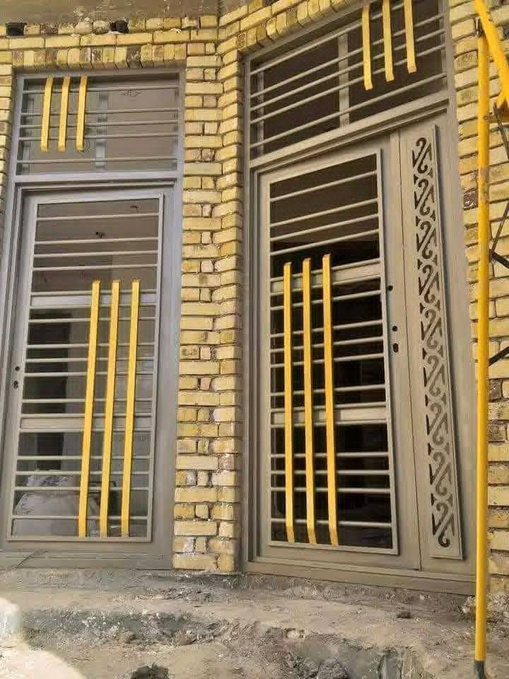 سلام عليكم اي شخص عنده صبغ شبابيك بيبان  صبغ درجة اوله سعار يرضي الله انشالله عنده صبغ حاب يتواصل هاذه رقمي بي واتس ***********

