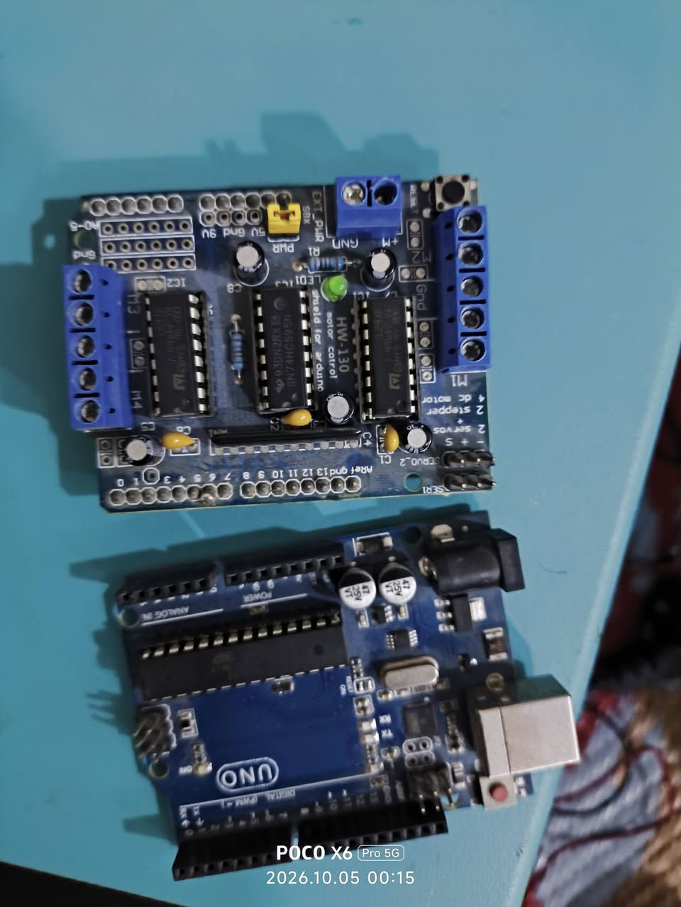 السلام وعليكم للبيع اردوينو اون. واردوين. نانو و esp826 و حساس بلوتوث عداد 2 واحد فقط استقبال والاخر ارسال واستقبال و هيكل سياره مع اربع ماتورات و موتور درايف رباعي و موتور برش 950 واط و محول 40 امبير و مقاومه متغير مع حساس والكترونيات مثل لد ومقاومات مختلفه السعر 80 الف العده مستعمله بمشوع ولاكن شغاله كلها

نص مكتوب في الصور:
- POCO X6 Pro 5G 2026.10.05 00:17
- POCO X6 Pro 5G 2026.10.05 00:15
- POCO X6 Pro 5G 2026.10.05 00:07
- POCO X6 Pro 5G
- 2026.10.05 00:06
- 2026.10.05 00:05