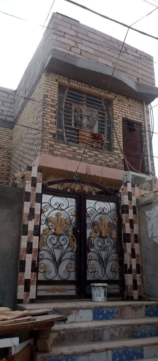 طابقين • ٣ غرف • محل خارجي