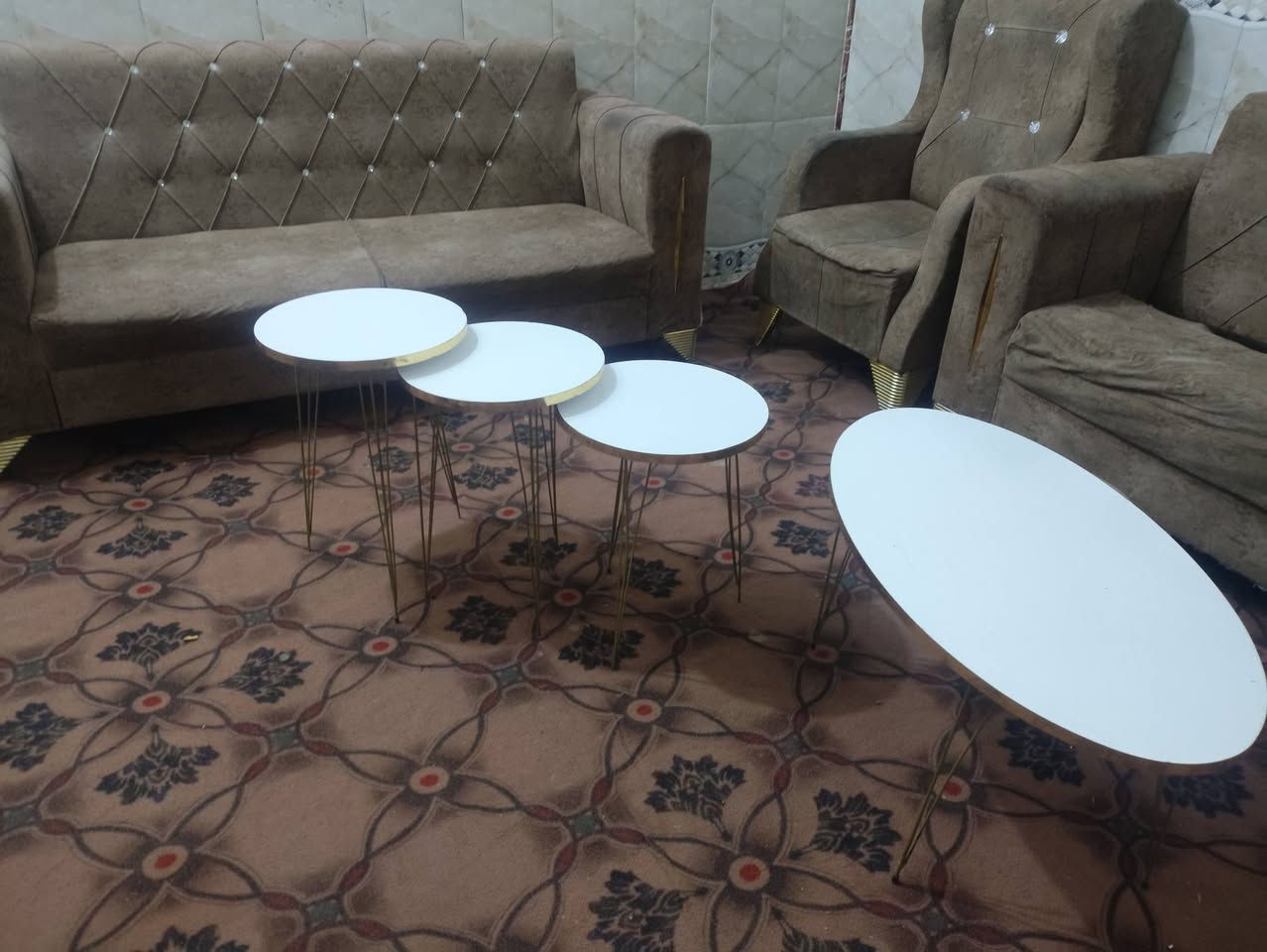 كنب • صالون