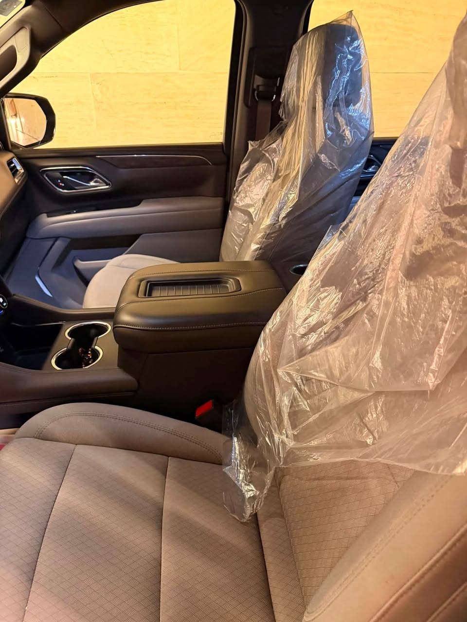 تاهو LS 2024 خليجية
مكفولة كفالة عامه السيارة

ماشية 28000 كيلو 
سياره نضيفه وجديد 
على ايدي من هيه وزيرو
عنواني بغداد السيدية 

للاستفسار الاتصال على الرقم

***********

او لمعرفه السعر علق السعر يصلك على الخاص
