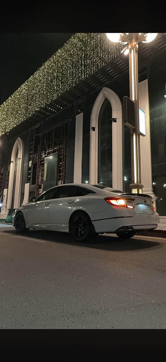 السلام عليكم / بيع مستعجل
هوندا اكورد 2018 

محرك 1.5T 

ماشيه 175 الف Km 

بيها حادث من امريكا جاملغ امامي يسره 

وبيها حادث بالعراق صور الحادث موجوده خاص 

محرك وكير شرط الفحص 

بيها نقص برمجه رادار  

السياره نصبتها حلوة بالشارع وكلش مرتبه السياره باسمي تحويل ثاني يوم 

للتواصل خاص او على الارقام 

***********
