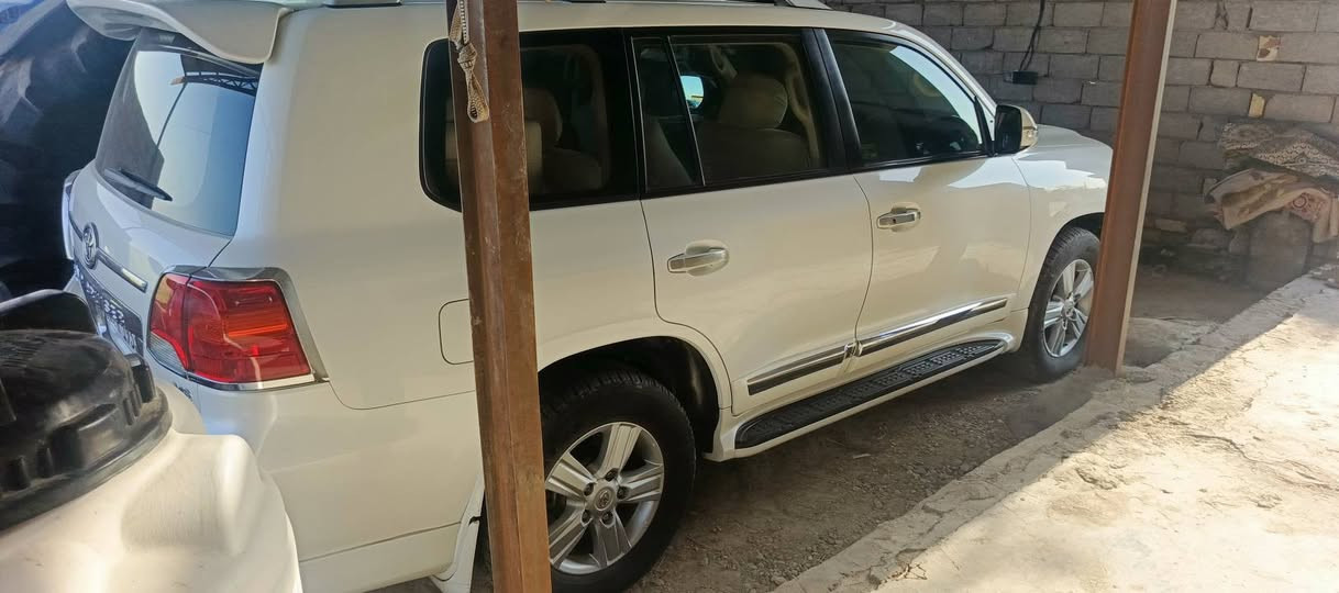 البيع لا ندكروز مديل ٢٠١٤ ساز سياره خت زيرو سياره ماشيه ٨٦ اصل سياره كله عله شركه ورقم سليمانيه الدولي وسعر تصل مكاني بابل شوملي ***********
