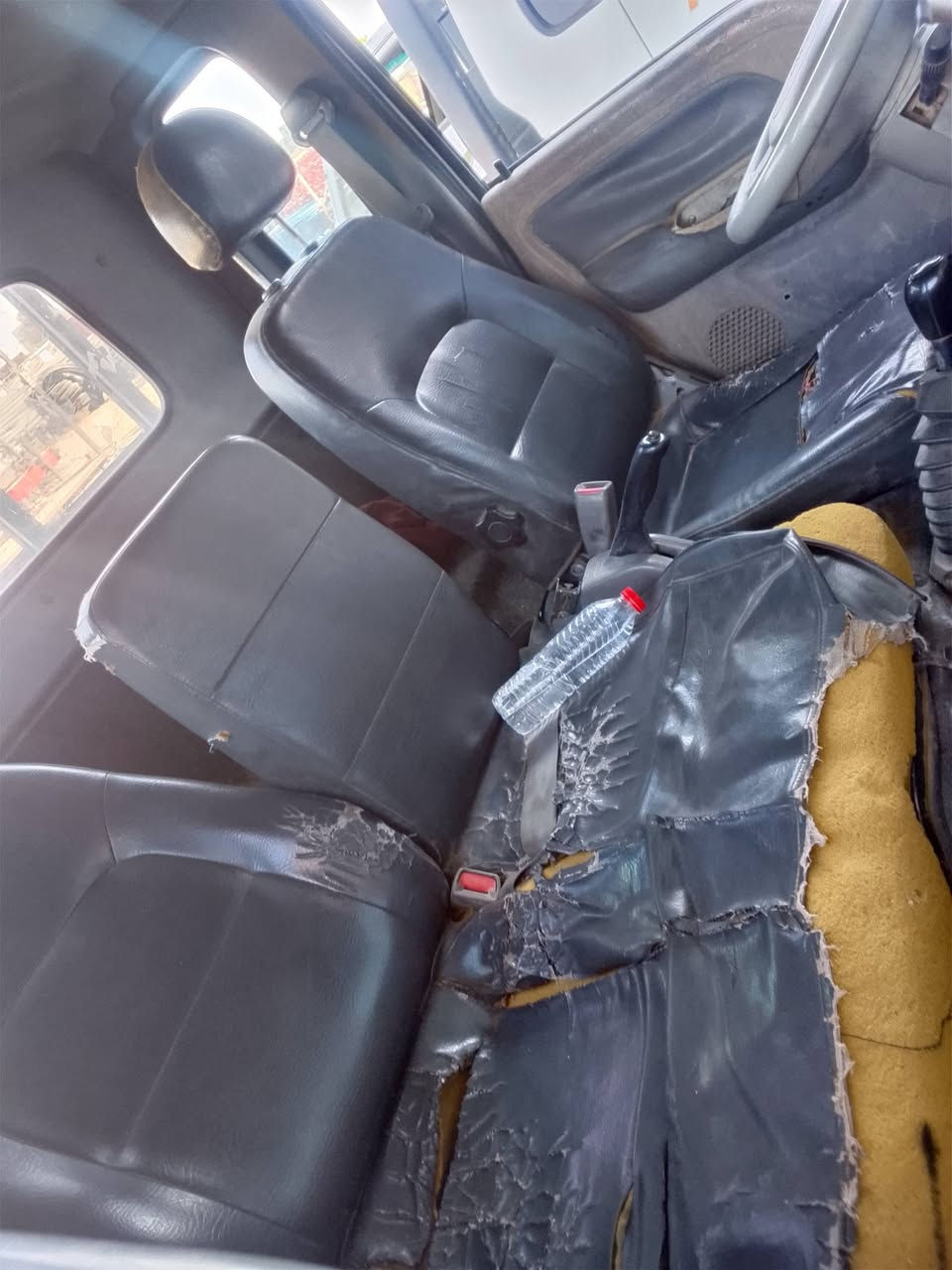 كركوك كيا ام عيون  ام حاكيه رقم نبار نكليزي سنويه 31 شرط تحويل هزه جديده بيه فطر بل شاصي محرك بي خيط بخار بدون تنقيص محرك 3000  كير اكسل شرط  موديل 98 سعر 55وبيه مجال *********** أقره منشور وخابر مكاني كركوك
