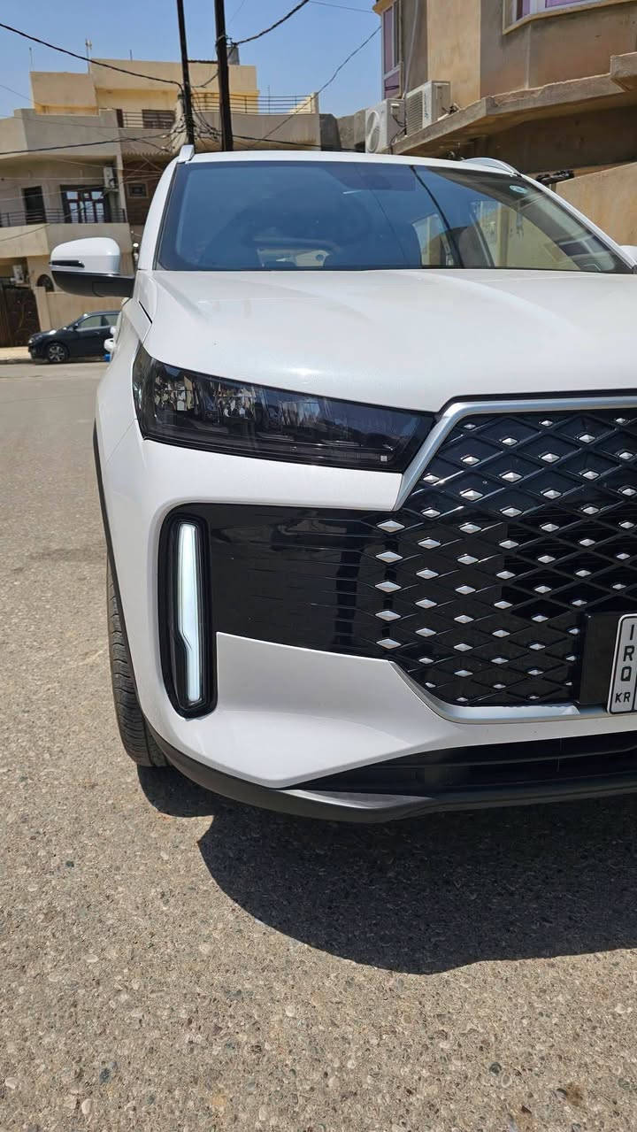 للبيع: شيري تيكو 4 (Chery Tiggo 4) موديل 2025 بحالة الزيرو بسعر مناسب 
التفاصيل والمواصفات:
​الموديل: 2025
​المسافة المقطوعة: 9000 كم فقط (استخدام حشيم وقليل جداً)
​الحالة: بحالة الشركة / زيرو، خالية من الحوادث والصبغ تماماً
​المحرك والصيانة: مكفولة وتحت صيانة الشركة، عملي واقتصادي جداً
​المواصفات: شاشة لمس حديثة، كاميرا خلفية، حساس خلفي، مثبت سرعة،  autoholdدخول وتشغيل بدون مفتاح (بصمة)، أنظمة أمان متطورة
المكان: [الموصل]
للتواصل والاستفسار: [***********]
