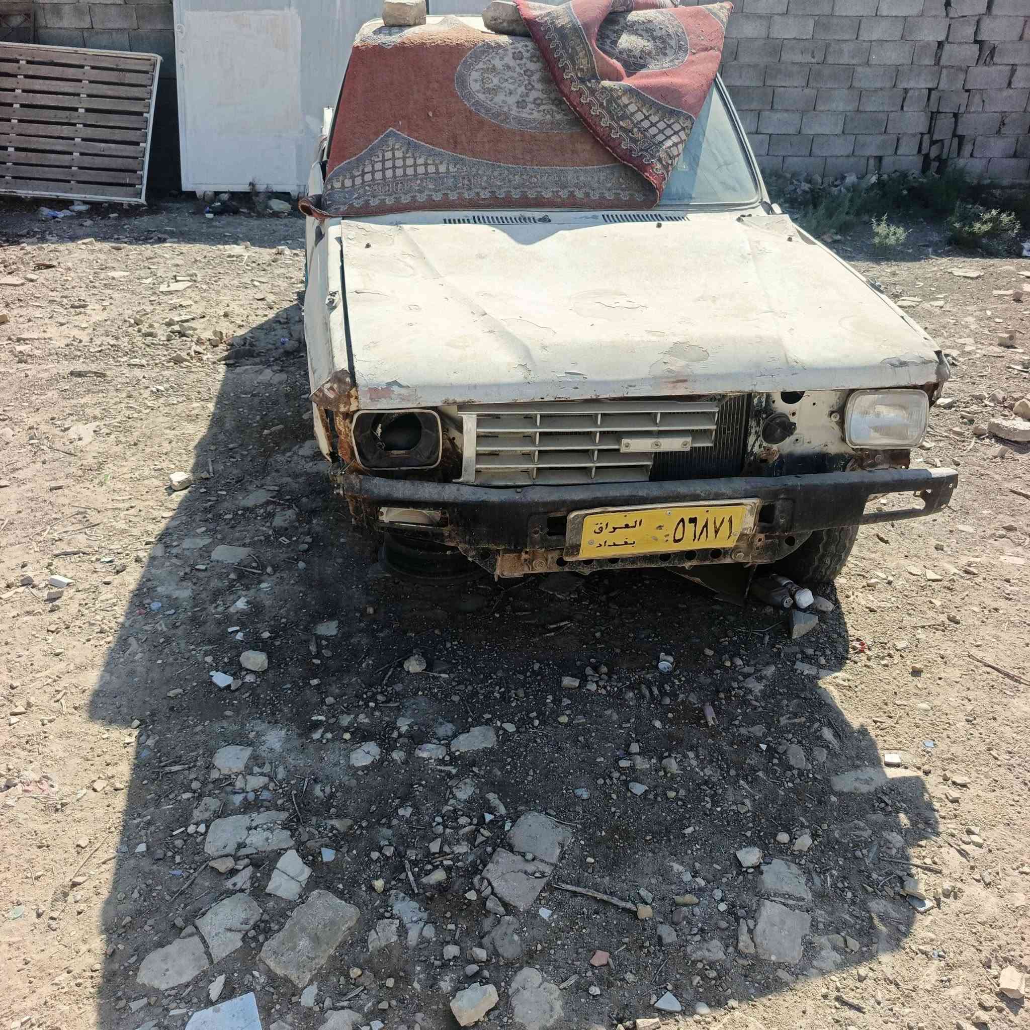 السلام عليكم بيكب موديل ٨٥ للبيع تسقيط مكانها بغداد السعر ١٢ ورقه *********** أو *********** علما بأن السياره شغالة

نص مكتوب في الصور:
- AZARA