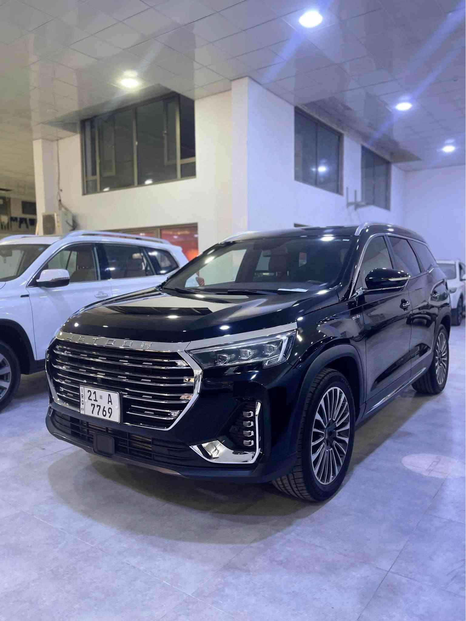 جیتۆر X90 مۆدێل ٢٠٢٣ مە کینە گەورە ی ٢٠ تۆربۆ رە شی قەتران هە موو گیانی بە شە رت ناو قاوەی مواسە فات لووکژە ری پانۆراما کووشن غه زن كووشن ساردوو گه رم سندووق شه فت وويل كرۆم حە جمی تایە ی ٢٠ برێک هۆلد سە لاجە کامێرا ٣٦٠پلە راداری خە تی جادە سە یارە کە وە ک سفر وایە ساردوو شوخت و بۆیاخی نییە تە نها ٢٧٠٠٠ کلم ڕۆشتووە هە موو گیانی بە شە رت لە سلێمانیم *********** السليمانية, العراق
