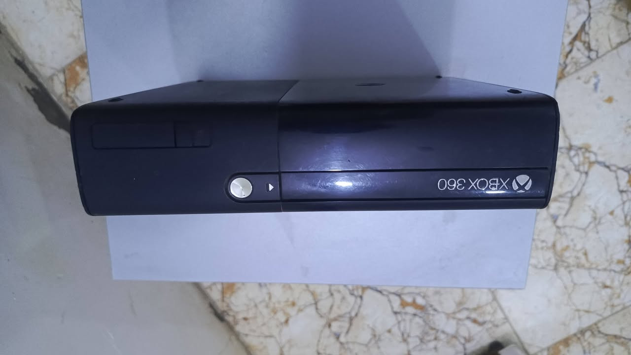السعـر 35 الف
اكس بوكس 360 ابيعه فحم
ماعرف شنو عطله وتصليحه الف لو 50 مادري (ابيع فحـم)
نضافة الجهاز نفس الصور

(جهاز مع محولة فقط بدون هارد)

مكاني ناصريـه
للاستفسار: ***********
