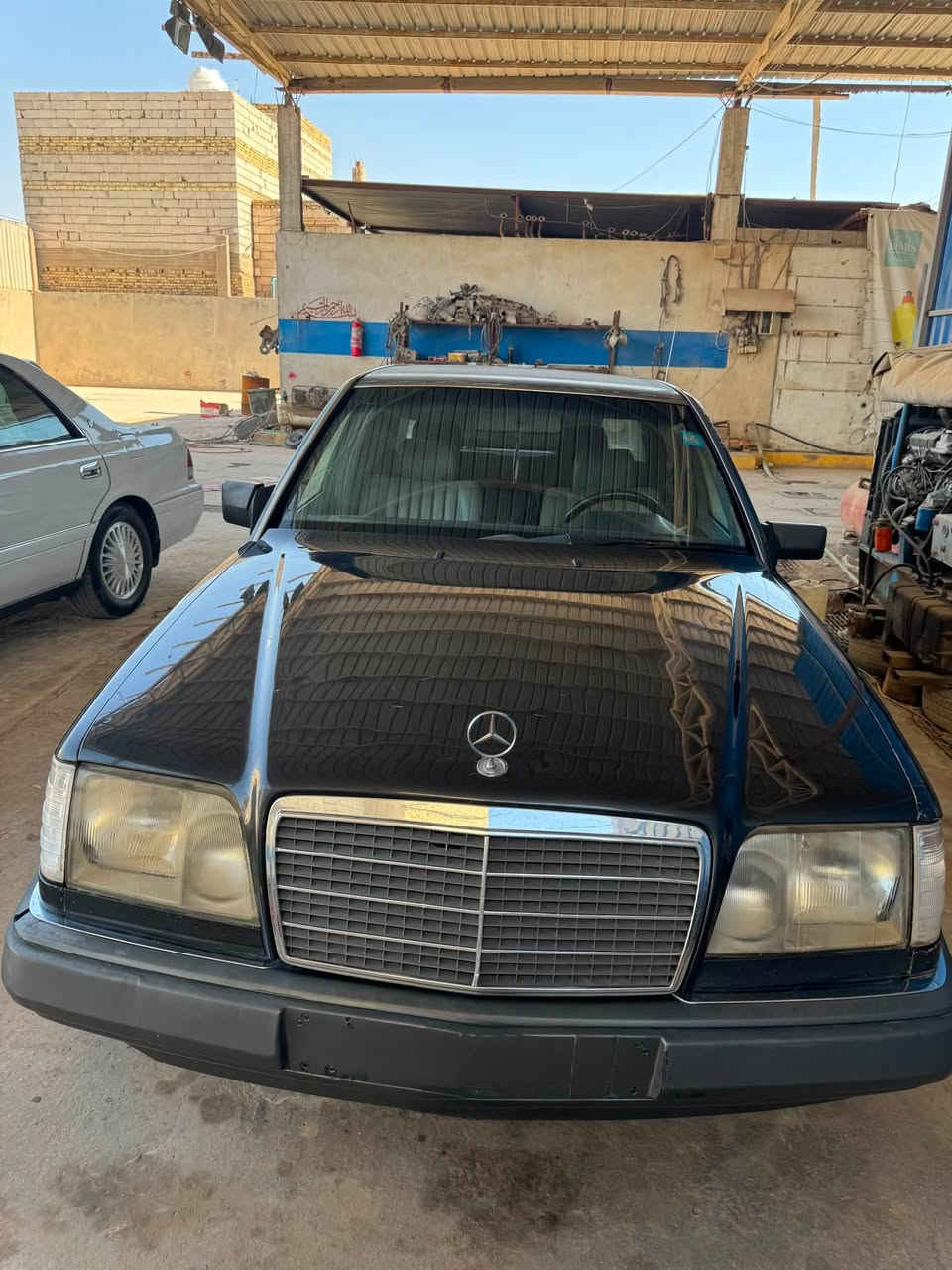 السلام عليكم
مارسيدس دب مديل 1990  
رقم بابل دولي بسمي مداور ثاني يوم
محرك بلاد قبق اسود عنكبوت 
قواعد دبلات على شركه
جديده سياره جاهزه 
العنوان الديوانيه قضاء المهناويه
السعر 65 
للاستفسار ***********
