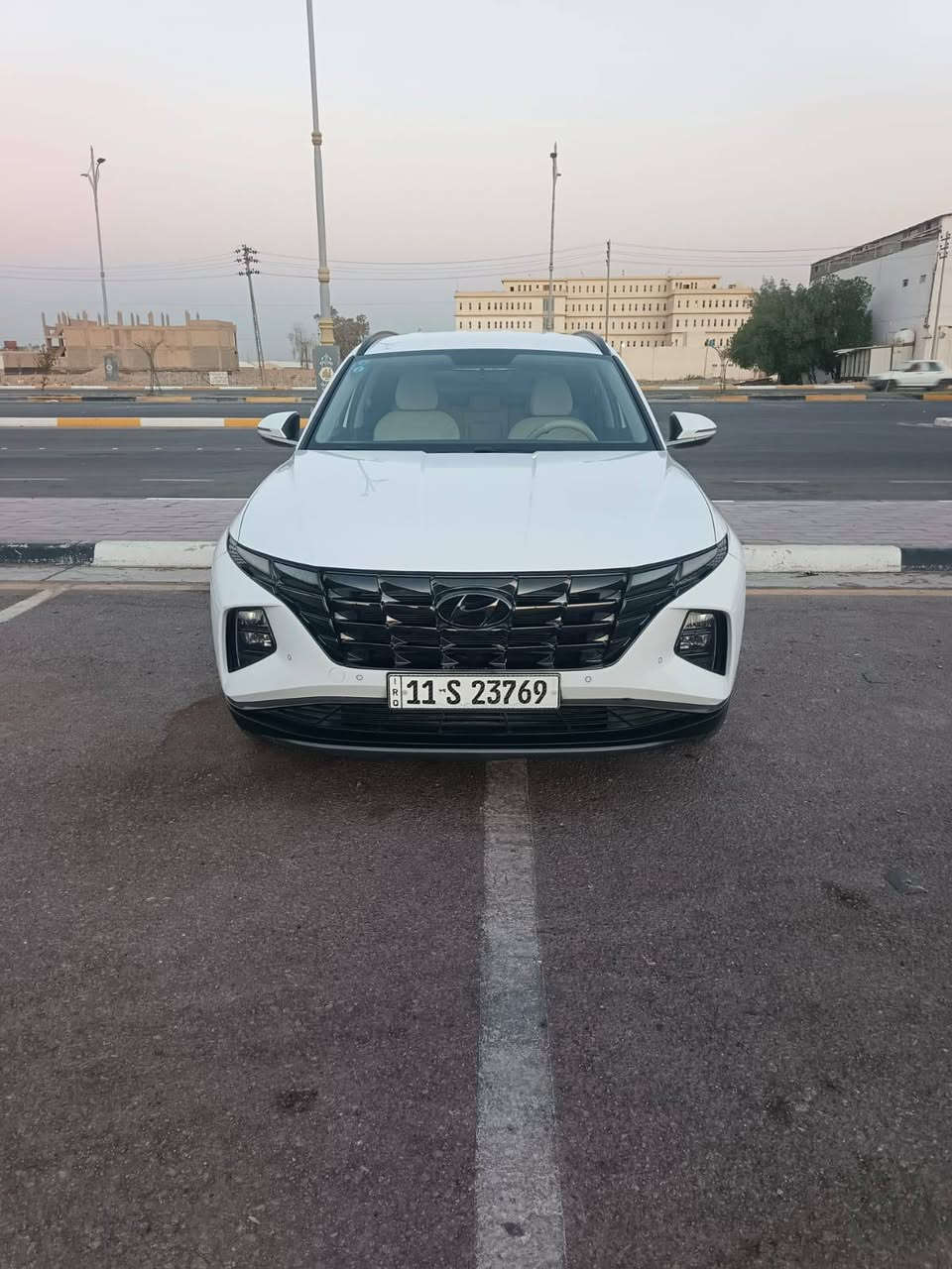 السلام عليكم سياره نوع توسان خليجي موديل 2024 فول مواصفات واحد على واحد عده الفتحه كشنات كهربائي جهتين حساسات امامي خلفي كامره دوراه جبيره اشاير بالمري باب بصمه  تشغيل بصمه كيرمكينه حداديه تبريد كفاله وضع الشركه السياره كفاله عامه من كلشي العنوان كربلاء السعر 207رقم الهاتف ***********

