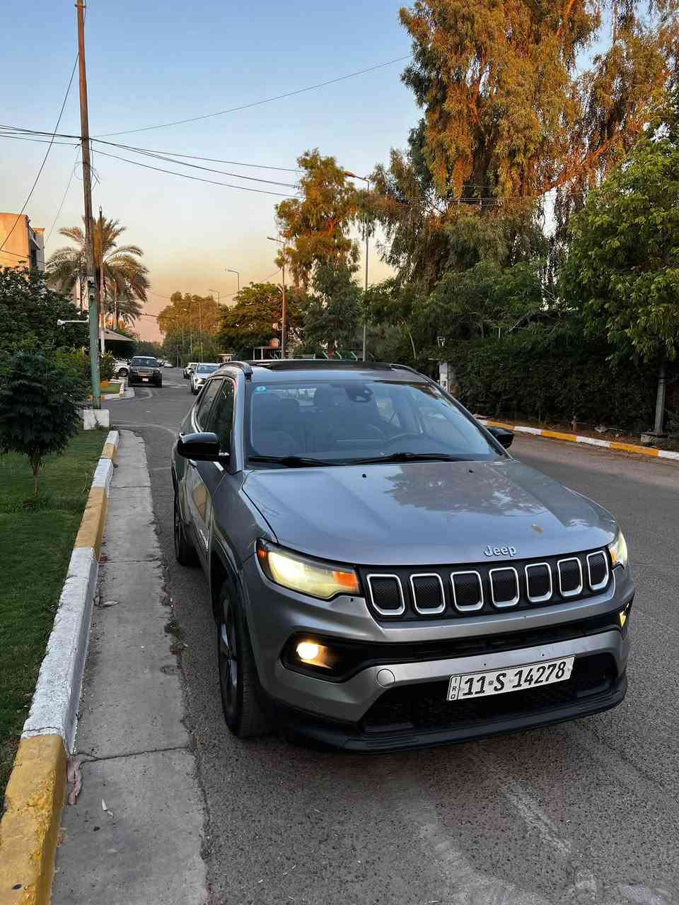 جيب كومبارس 2022
فول فول 
بانوراما 
فور ويل 
جلد 
تبريد قطعتين 
بصمه 
تشغيل عن بعد 
حساسات 
شاشه كار بلي
حساسات جانب 
توقف عند الخطر 
محرك اقتصادي
بصمه أبواب 
رادار جانبي 
يعني موصفات كلش حلوه  
حادث سطحي 
الي يريد صور الحادث يتواصل ويايه 
سعرها 125 جوه سوك بيع مستعجل 
***********
