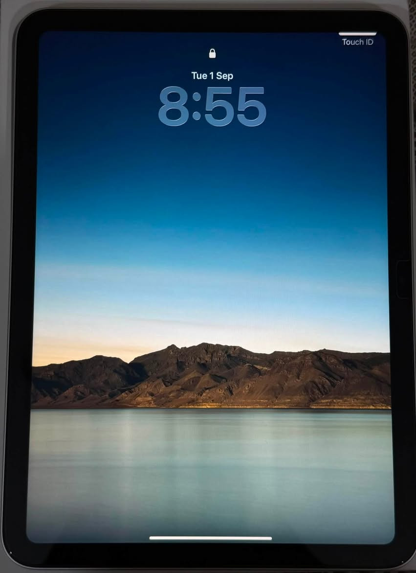 السلام عليكم آيباد ابل iPad A16 جيل 11 جديد بعده جهاز نضافته عل شركة بعدها سلفر ألون ذاكره 128 +مع قلم ايباد اصلي مستعمل كلش قليل بطارية 100🔋 جديد من شركة ماستر السعر 590 الف واتس اب ***********
