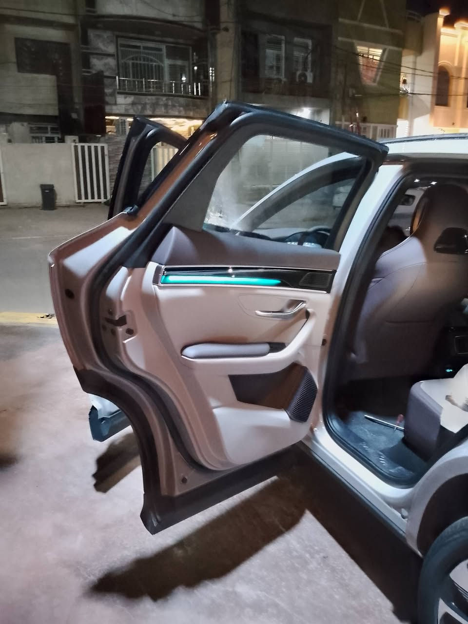 جميع نواع زجاج اليسارات القديم ولحديث نقل وشدداخل بغداد مجانن
وبنسب السعار رقم الهاتف ***********
