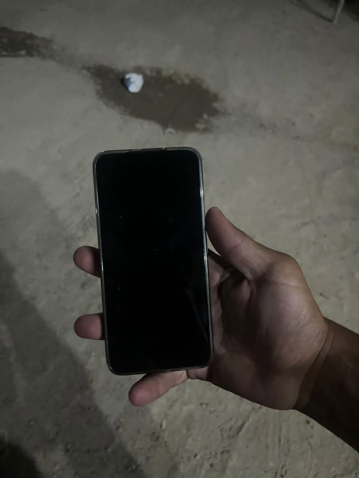 سلام عليكم هونر 400 فايف جي اللبيع أو مراوس 
 
جهاز بعد جديد نضيف نضافه فول مامفتوح 

ذاكرة 256  عشوائية 12 

كامل ملحقات 

سعره 400  وبي مجال 

مكاني بغداد أبو غريب 

هاذه رقمي وتساب *********** 

تصال ***********
