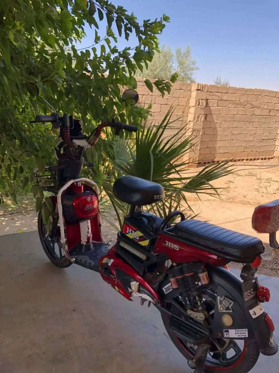 @إشارة السلام عليكم بايسكل شحن للبيع حجم 20 الحجم الكبير بطاريات 5 شرط يومين يضلن حتا تشحنه كهربائيات كلها شغال تواير مابيهن عواج چوب جوبلس سله جديدة شديتها قبل يومين  ويه شاحنة البلاديه السعر250 بي مجال اذا  شراي الاتصال ع هذة الرقم ***********
