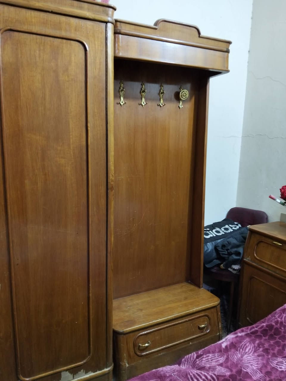 السلام عليكم غرفه نوم كامله للبيع تزكام وتفصال 6 بيـبان العنوان ميسان للتواصل  :
***********
