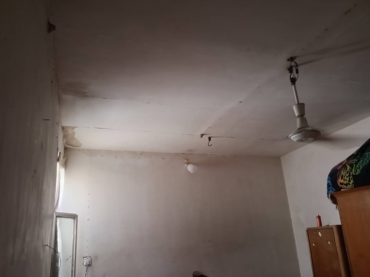 بيت للبيع خلف ميثم التمار يتكون من غرفه وصاله ومطبخ واستقبال المساحه 115الرقم*********** اخون ماعندي نت على المخابره بيت مناسب
