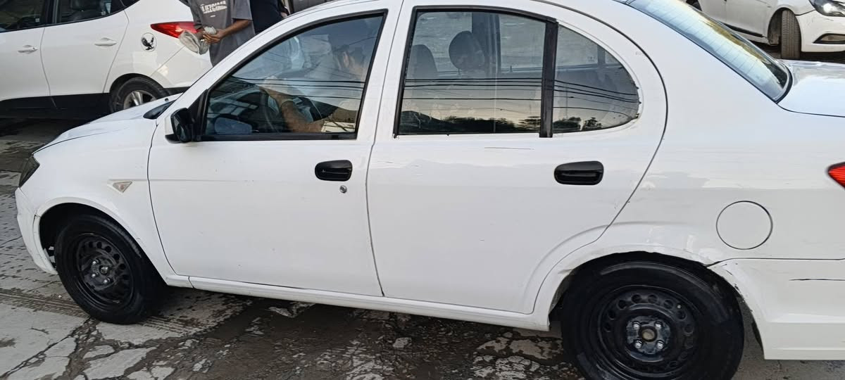 سلام عليكم ساينا بسمي موديل 2018 محرك بي خيط كير خير من الله سياره بدون صبغ بيه طخات خفيفه واضحه بل صوره كهربائيات كله شغال تخم تاير سياره حلوه سعر 45 بيه مجال للطيبين عنوان بغداد تصال ***********
