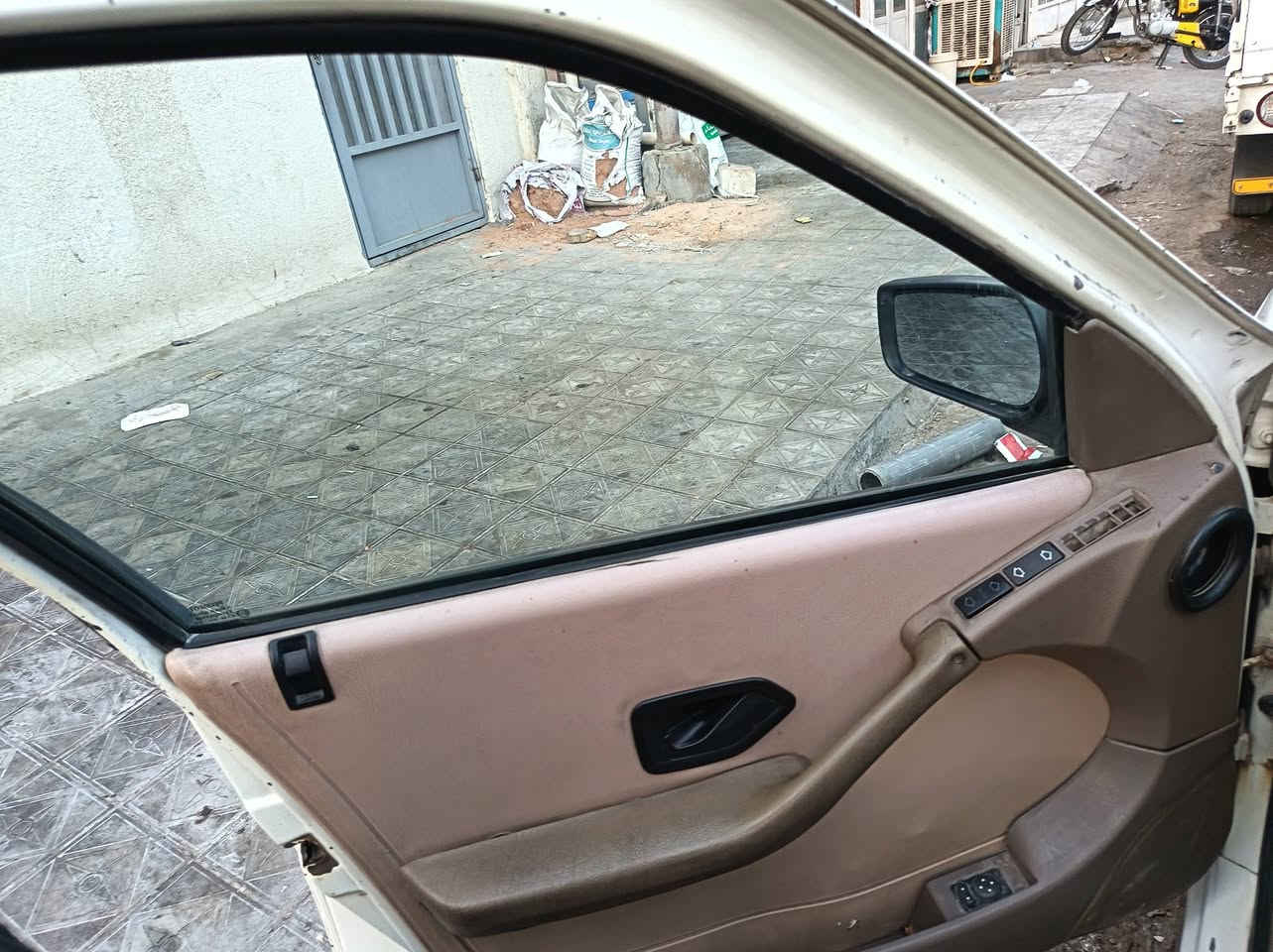بيجو ٢٠٠٩ • رقم بغداد • تبريد شغال