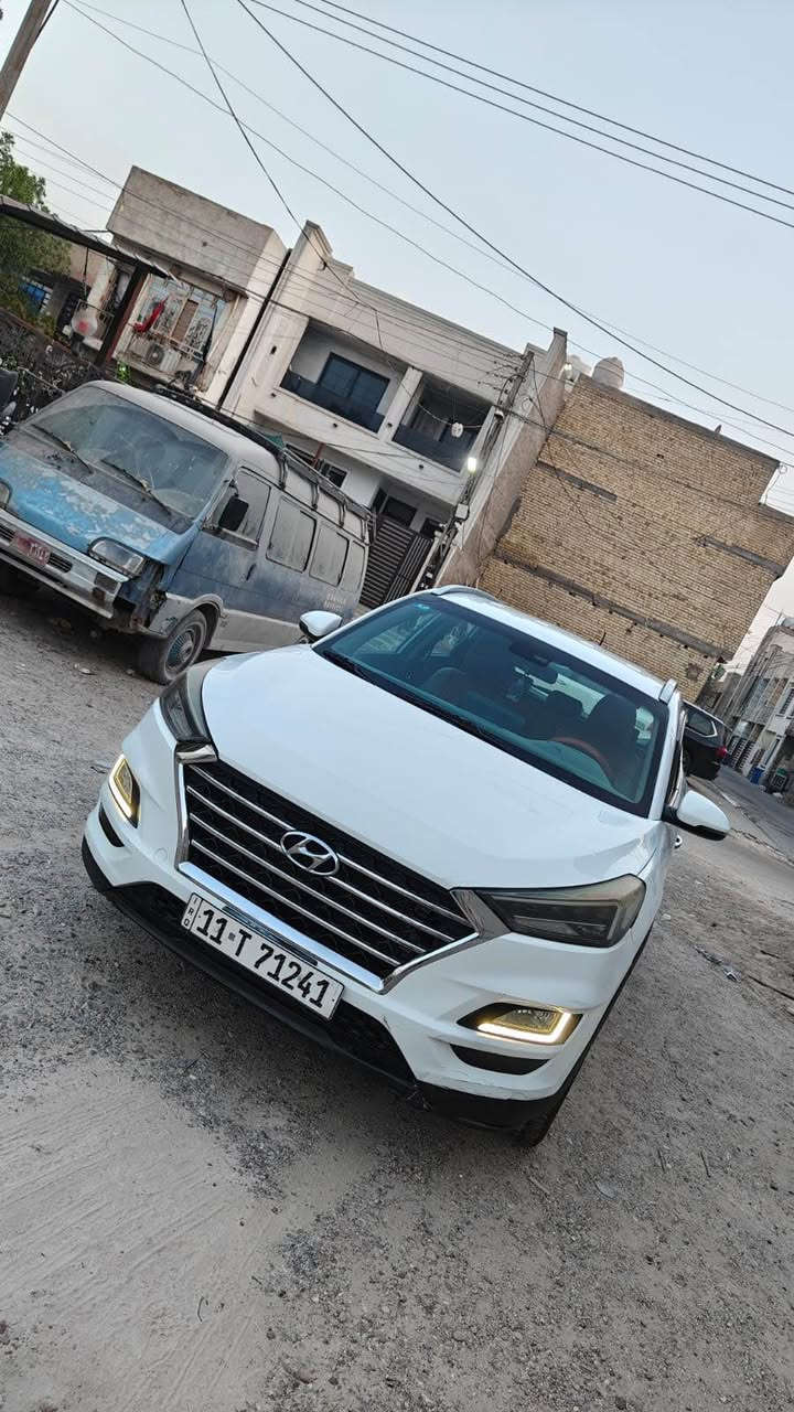 السلام عليكم 

سيارة توسان خليجي 2019 للبيع نضيفة كلش مابيها اي نقص سيارة جاهزه كلش تخم تاير جديد +ودوشمة جديدة
سياره رقم بغداد وباسمي تحويل ثاني 
الشراي يتصل هذ رقمي *********** بغداد, العراق
